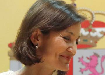 Maroto, la ministra que Sánchez tapa en la foto del Gabinete