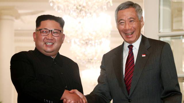 Kim Jong-un y el primer ministro de Singapur.