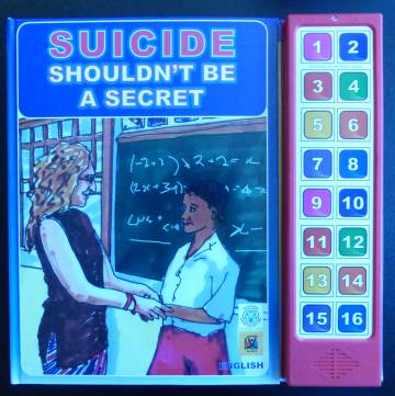 Audiolibro titulado 'El suicidio no debe ser un secreto', de la Asociación Sadag, en Johannesburgo.