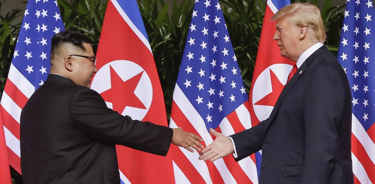 Kim Jong-un y Donald Trump, al inicio de la cumbre.