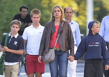 El futuro de Cristina de Borbón y sus hijos, ligado al destino penitenciario de Urdangarin