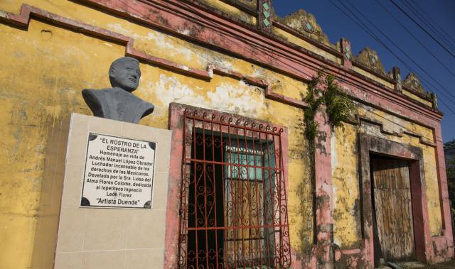 La casa de los abuelos de LÃ³pez Obrador en TepetitÃ¡n.