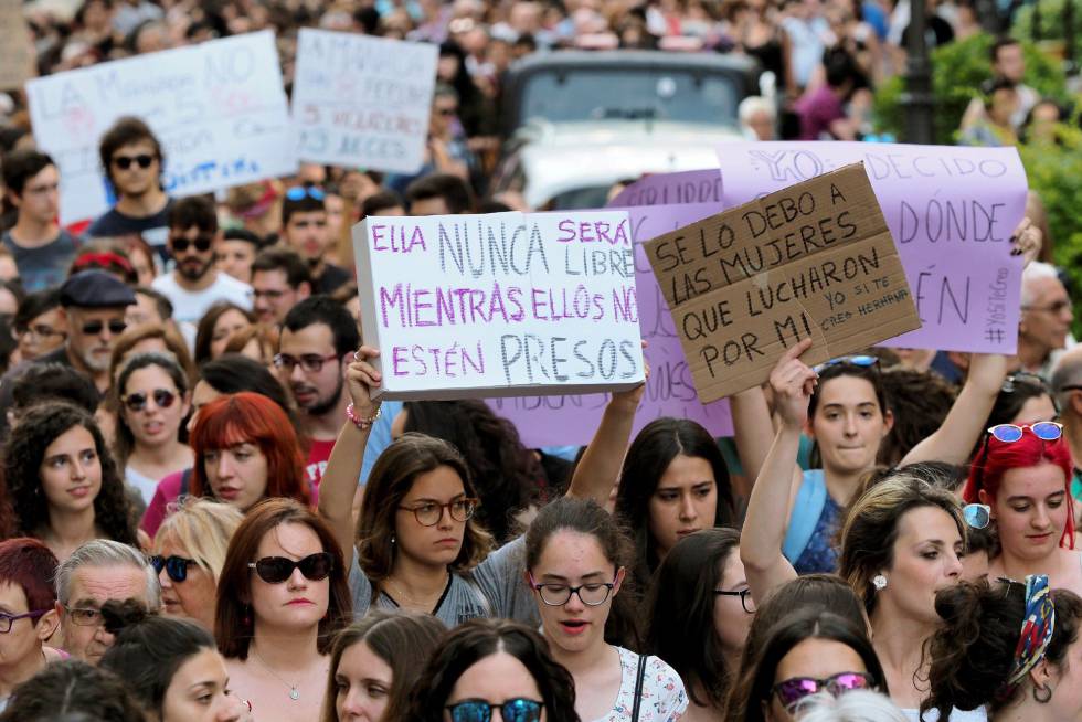 Manifestación en Valladolid en protesta por la puesta en libertad de los cinco miembros de la Manada. 