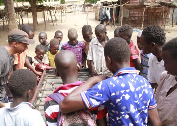 El alma apaga la guerra entre dos mundos