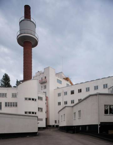 Entrada del sanatorio, cuya último uso era centro de rehabilitación para niños.