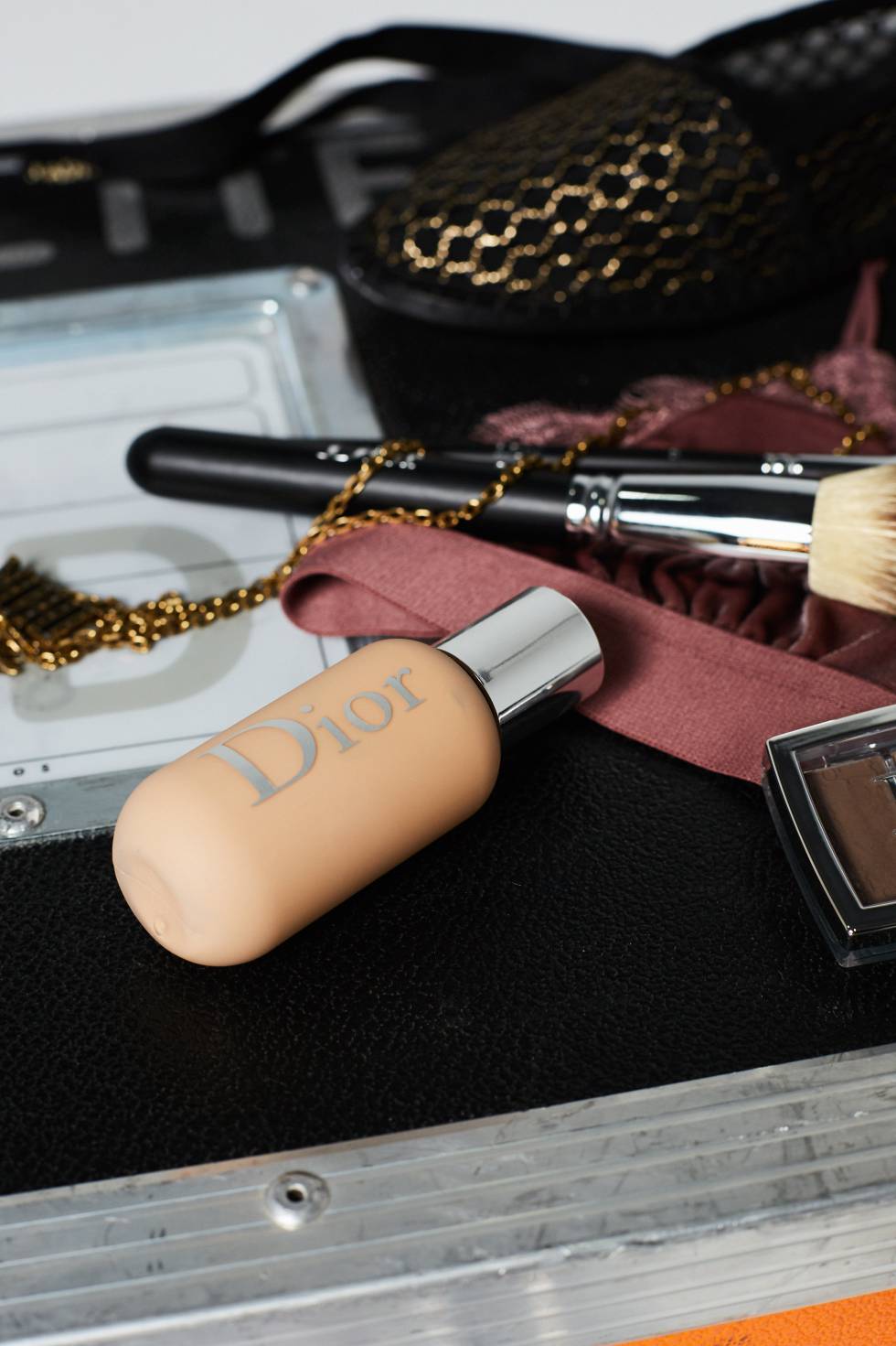 La base de maquillaje Dior Backstage está pensada para todas las mujeres, con cuarenta tonos de piel y un acabado profesional.