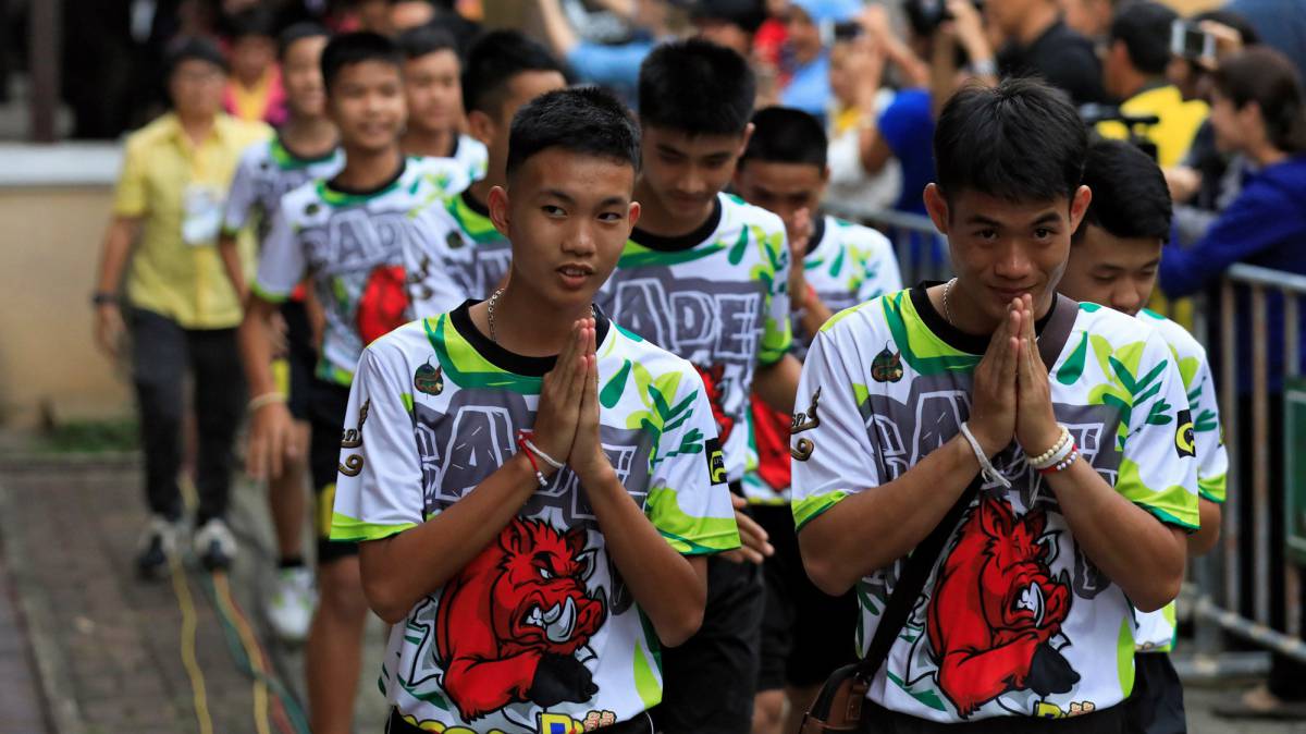 Los 12 niños rescatados de la cueva.