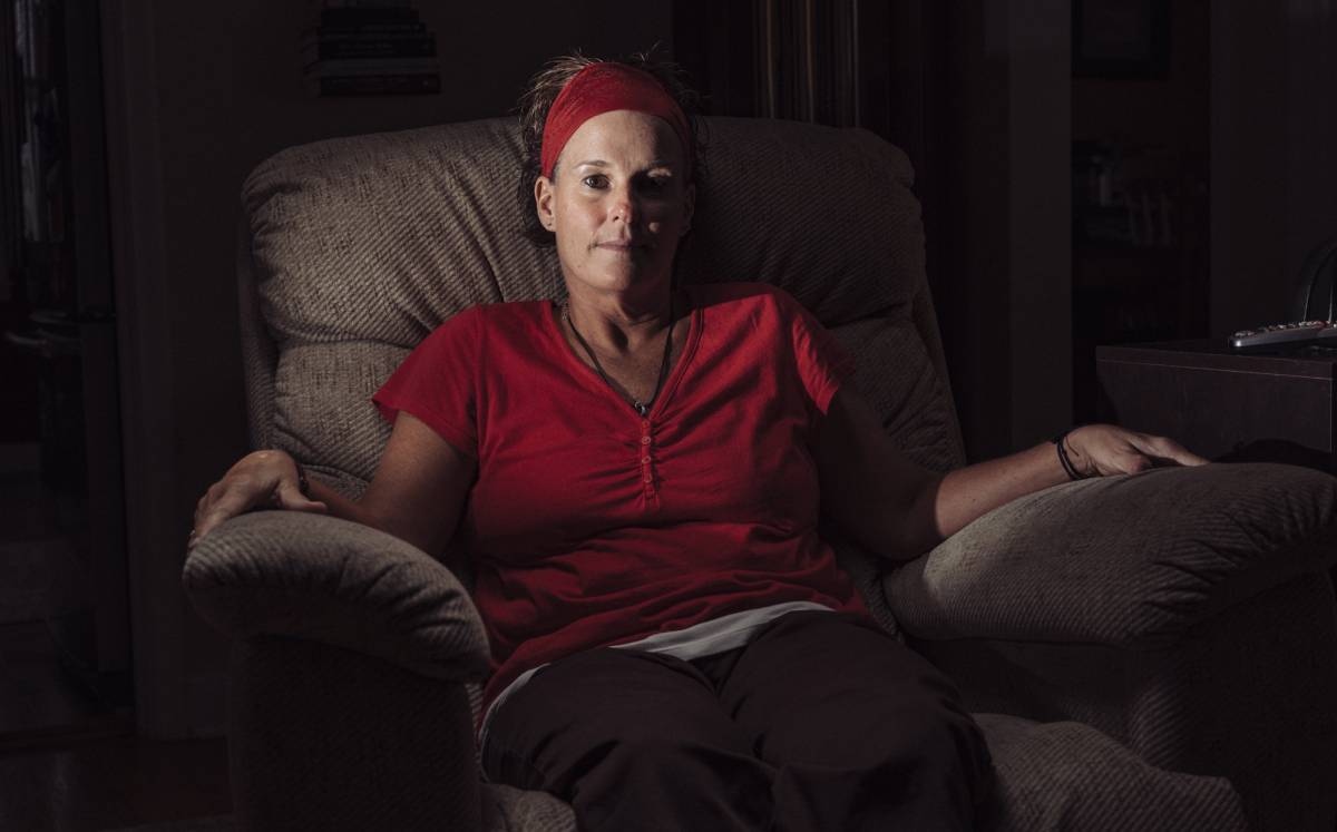 Mary McHalen, víctima de los abusos de un sacerdote de Pensilvania, en su casa.