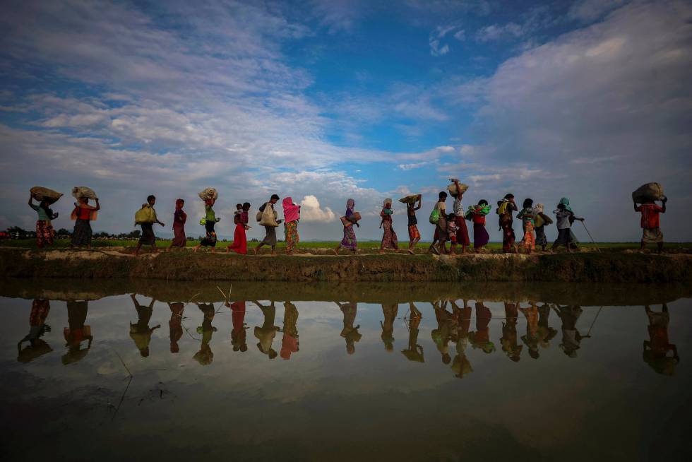 Refugiados rohingya cerca de Cox's Bazar (BangladÃ©s).