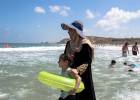 Agua de mar para curar las heridas de los niños palestinos