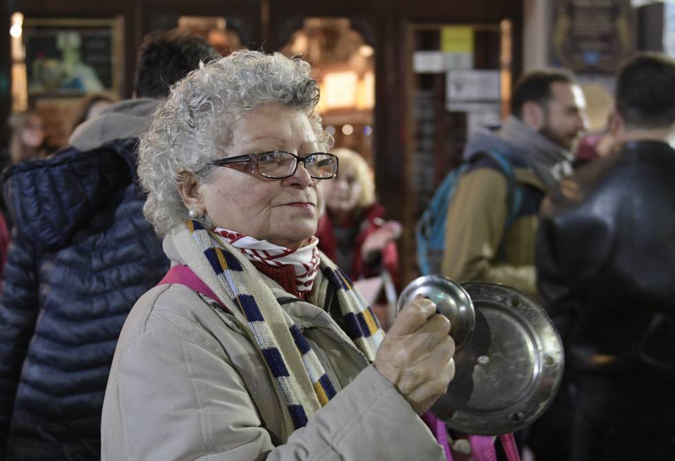 Una mujer mayor, durante una protesta en Buenos Aires.