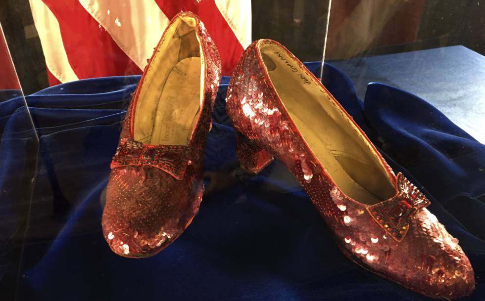 Los zapatos de Judy Garland en 'El mago de Oz'.