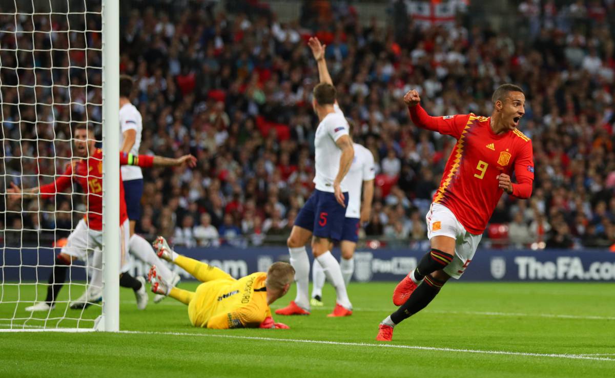 Rodrigo marca el segundo gol de España.