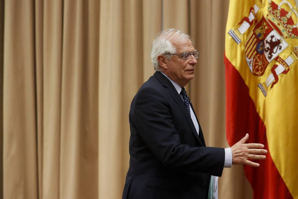 El Ministro de Asuntos Exteriores Josep Borrell asiste a una Comisión de Asuntos Exteriores en el Parlamento.rn 