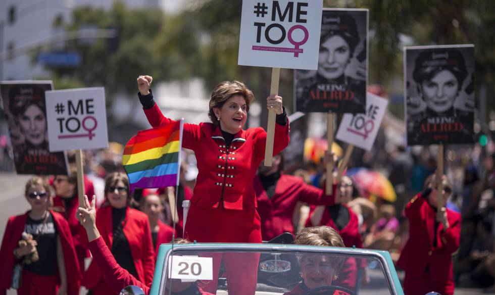 La abogada Gloria Allred en el desfile del Orgullo Gay, en Los Ãngeles, el pasado junio.