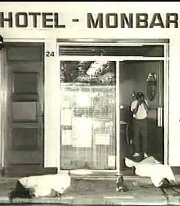 Fachada del Hotel Monbar en Bayona donde fueron asesinados Joxe María Etzaniz Inaxio Asteasuinzarra Xabin Etxaide y Agustín Irazustabarrena rn 