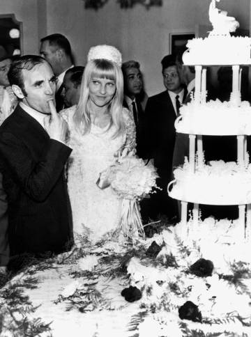 Charles Aznavour y Ulla Thorsell el día de su boda en Las Vegas en 1967.