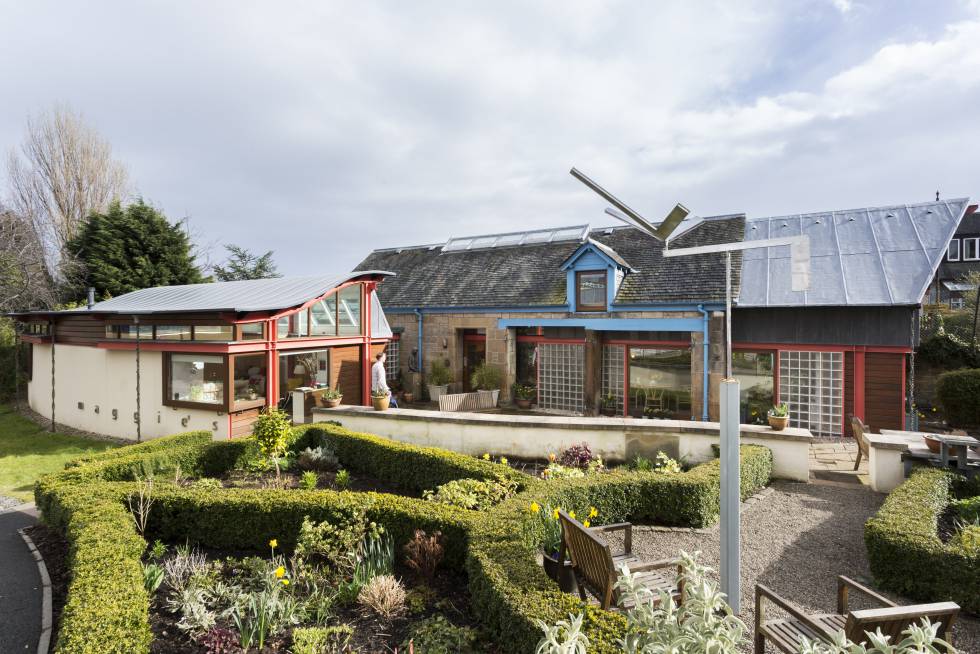 El arquitecto Richard Murphy realizó el primer centro Maggie's en Edimburgo, diseñado como una casa de campo.