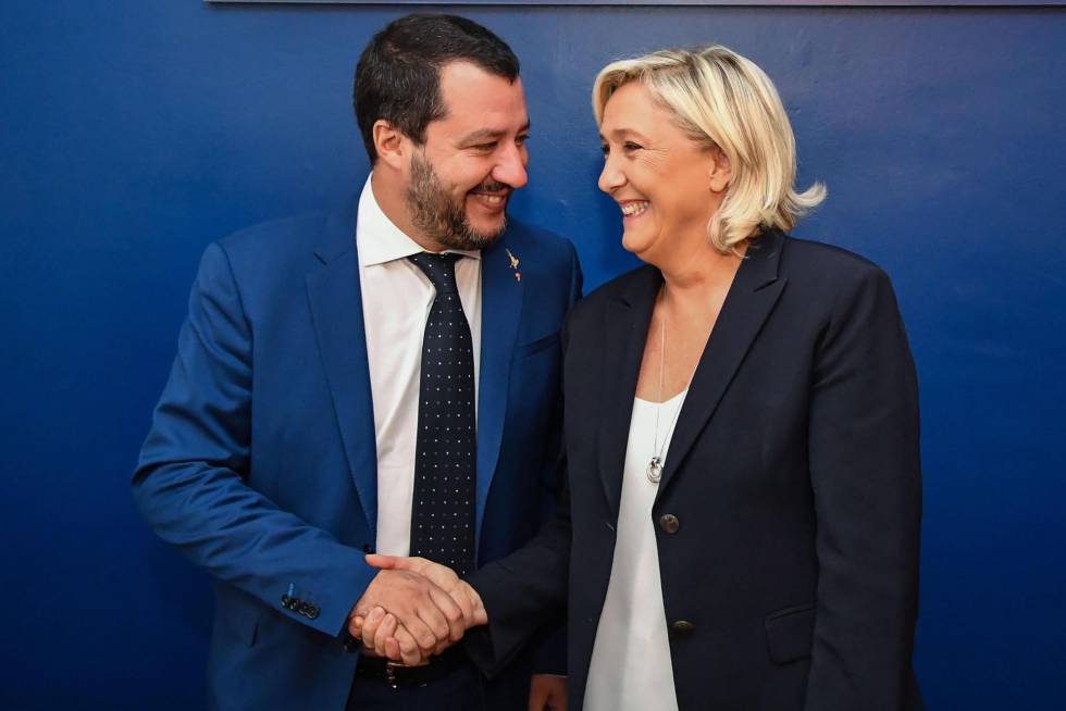 La ultraderechista francesa Marine Le Pen, con el ministro italiano del Interior, Matteo Salvini.