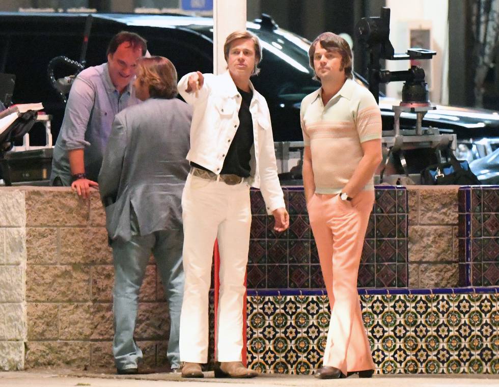 Leonardo DiCaprio y Brad Pitt, en el 'set' de rodaje.