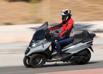 Un escúter de 500cc que puedes conducir con carné de coche