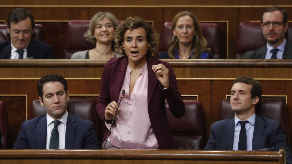 Dolors Montserrat durante la sesión de control al Gobierno de este miércoles. rn rn rn 