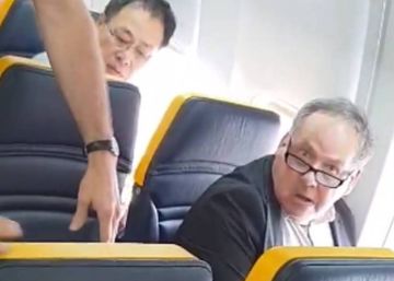 Ryanair cambia de asiento a una mujer después de que un hombre la llamara ânegra fea bastardaâ