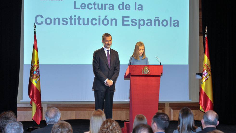 Lectura de la Constitución por Leonor de Borbón en el Instituto Cervantes.