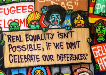 ¿Por qué no vale el activismo antirracista de los blancos?