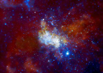 Miles de agujeros negros rodean el centro de la galaxia