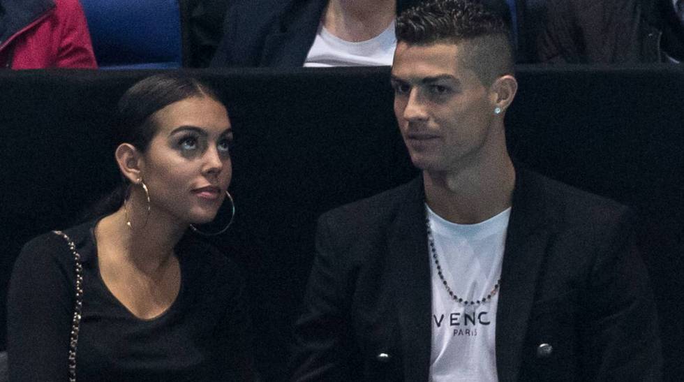 Cristiano Ronaldo Y Georgina Rodriguez Visitan Una Iglesia En Turin Envueltos En Noticias Sobre Su Boda Gente Y Famosos El Pais