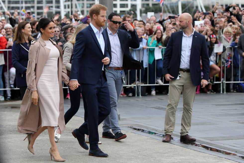 Meghan Markle y el príncipe Enrique de Inglaterra durante su reciente viaje a Australia.