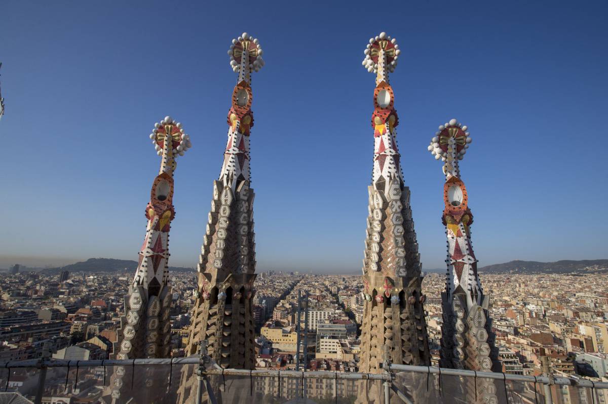 Vista de las torres de la Sagrada Familia de Barcelona.
