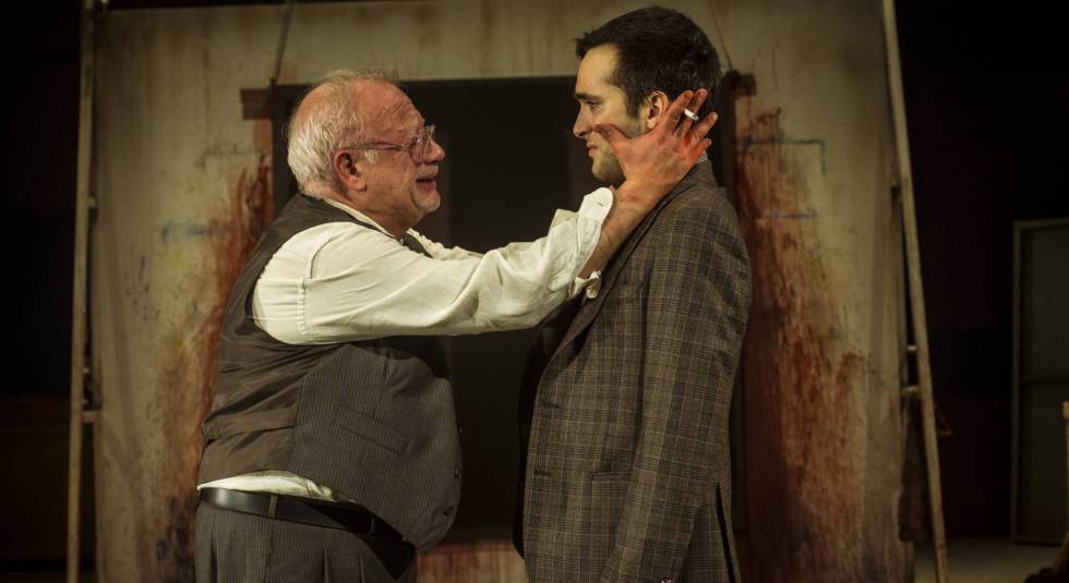 Juan Echanove, izquierda, y Ricardo GÃ³mez, en una escena de 'Rojo', la obra de John Logan. rn 