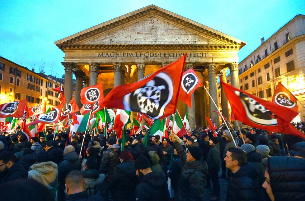Manifestación del grupo ultra Casapound en Roma el 1 de marzo de 2018. 