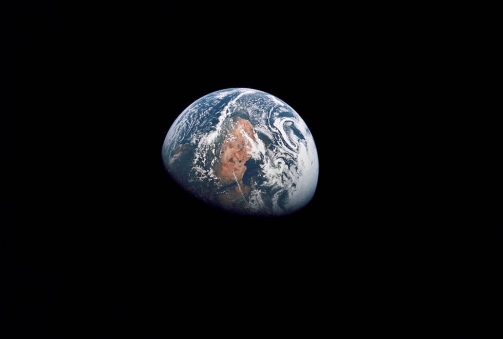 Una fotografÃ­a de la Tierra tomada por la misiÃ³n Apollo 10 a 161.000 kilÃ³metros de distancia.