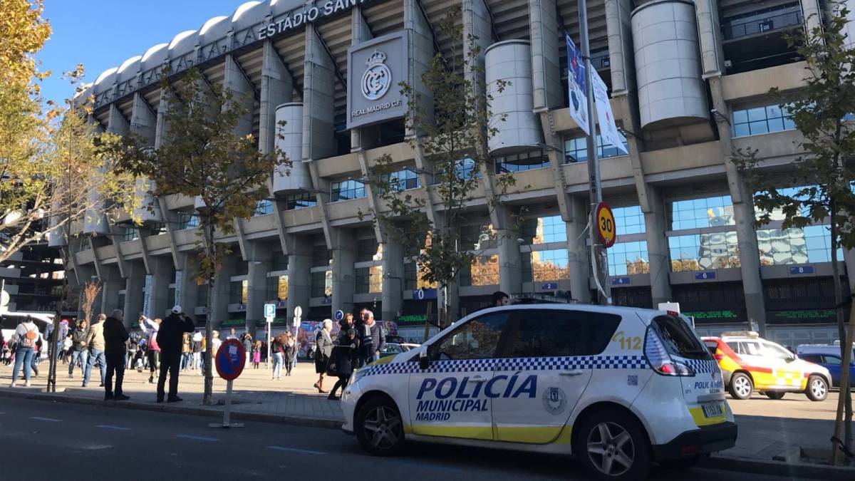 Dispositivo de seguridad junto al Bernabéu.