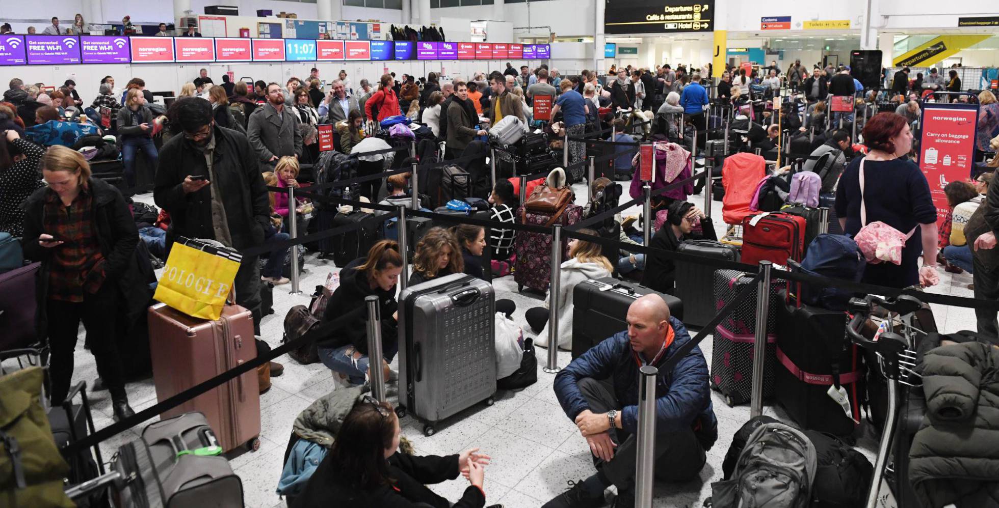 queso ensillar crédito Fotos: Caos en el aeropuerto de Gatwick causado por drones | Actualidad |  EL PAÍS