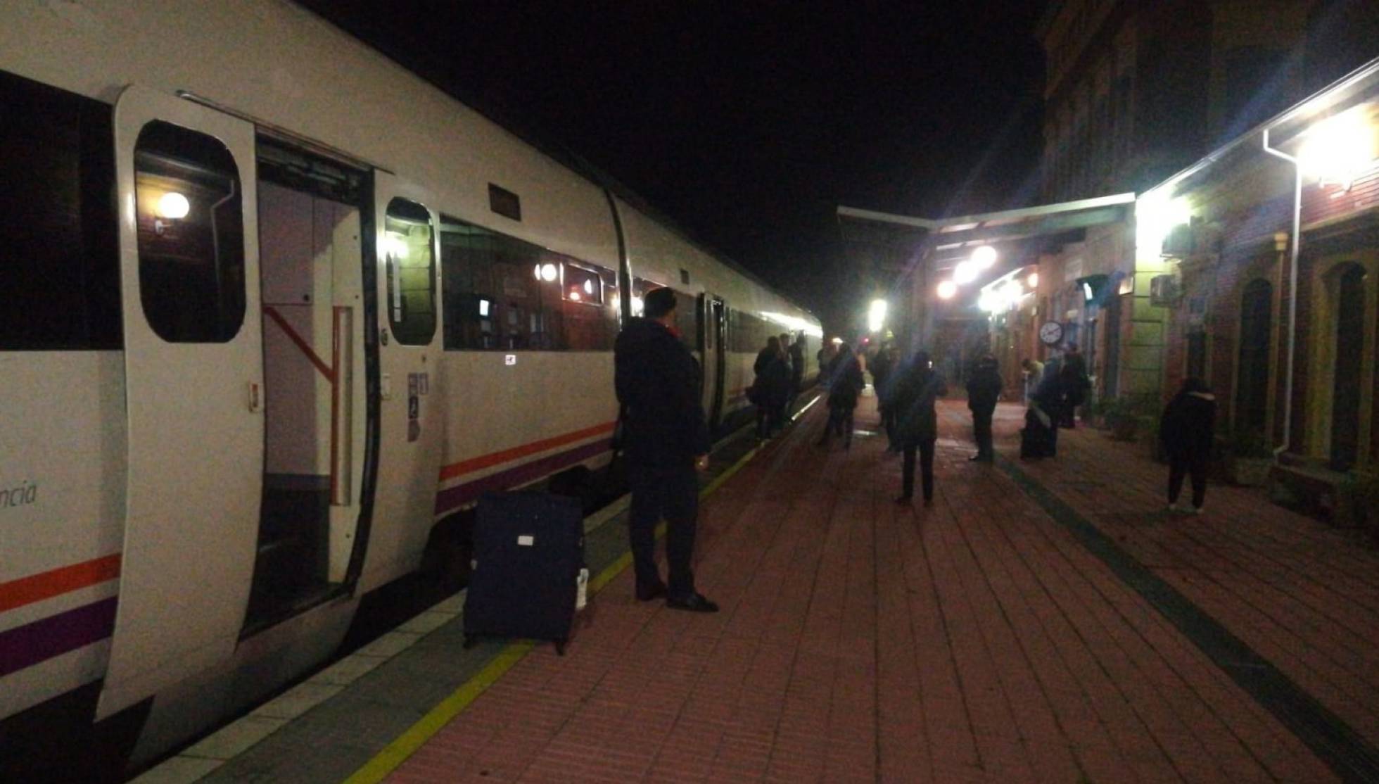 Un tren que se dirigía de Badajoz a Madrid sufrió el lunes un retraso de más de cuatro horas.