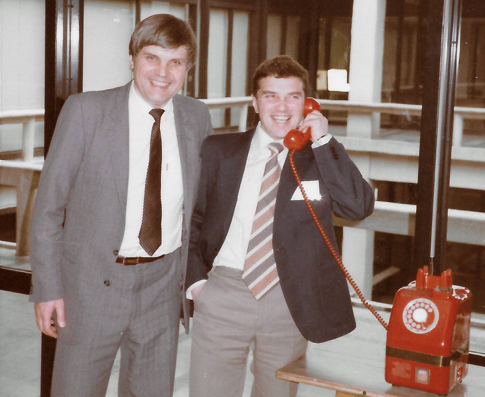 Vladimir Alexandrov (izquierda) y su colega Nick Lukyanov, en febrero de 1985 en Japón.