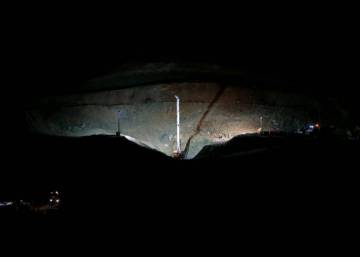 Los mineros cavarán a mano un túnel horizontal para llegar al niño