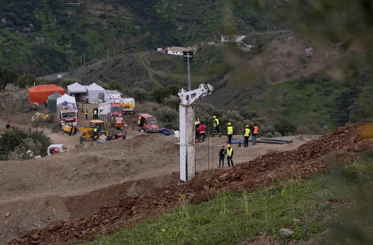 Trabajos de perforación del túnel vertical para llegar hasta Julen.