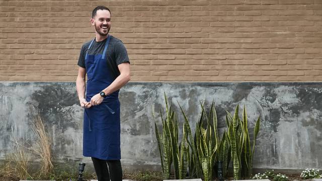 Matías Cillóniz en la terraza de Mó Bistó.