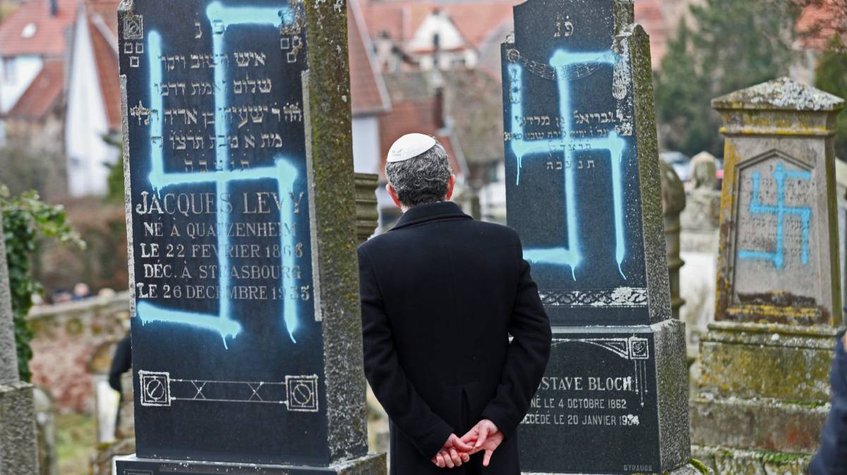 Las lápidas profanadas de judíos en Francia.