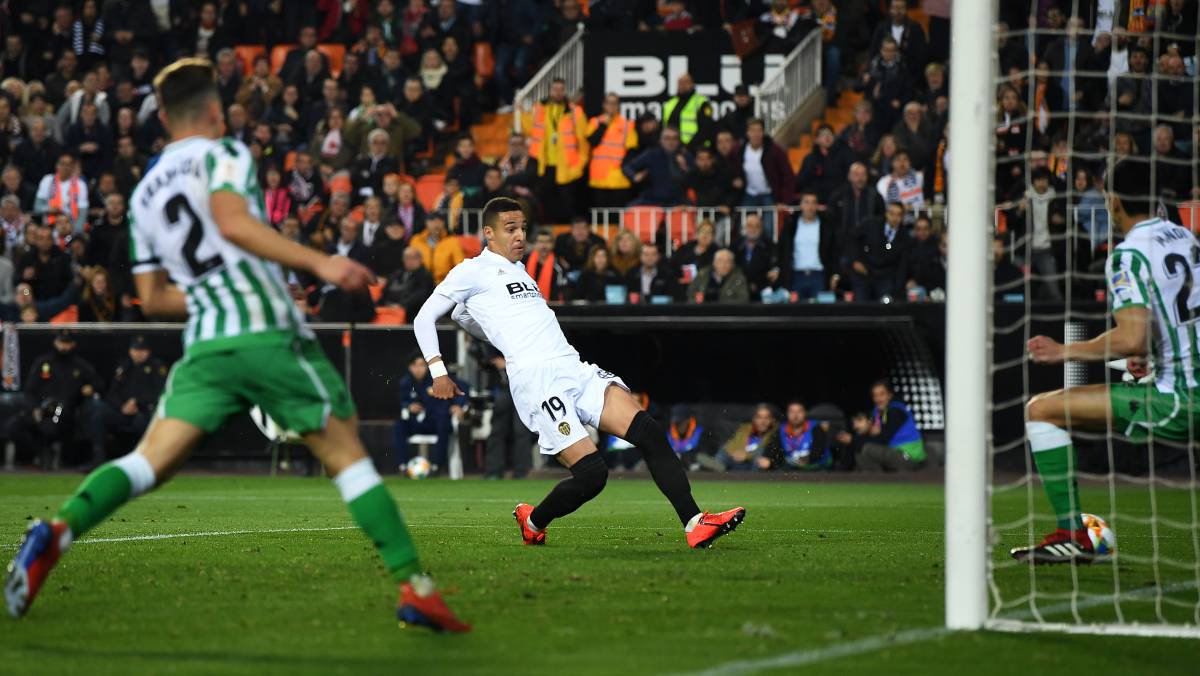 Rodrigo marca el primer gol.