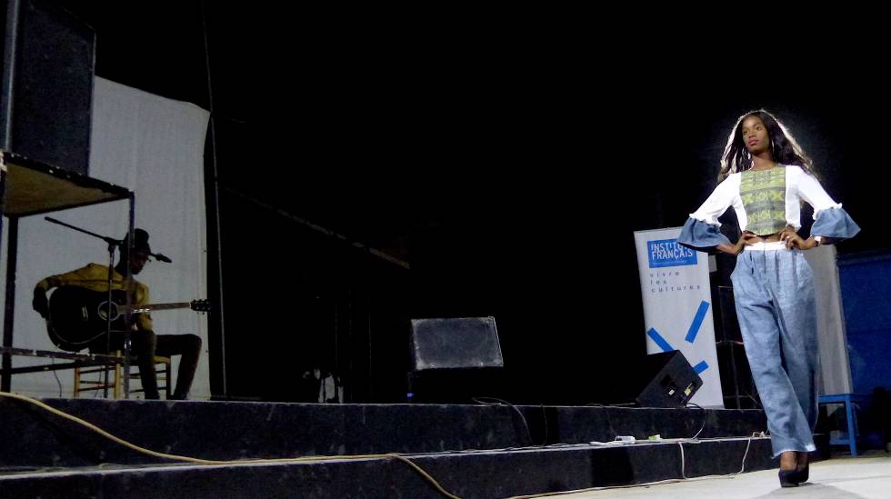 Un místico tejido africano se pone de moda