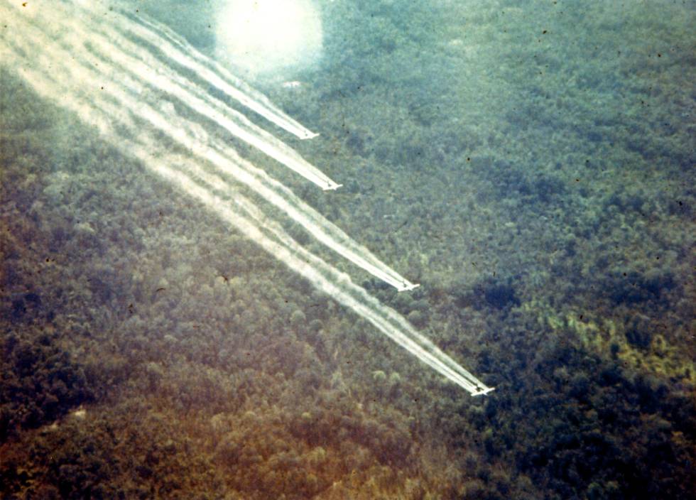 La Fuerza Aérea de EE UU realizó unas 20.000 misiones herbicidas.