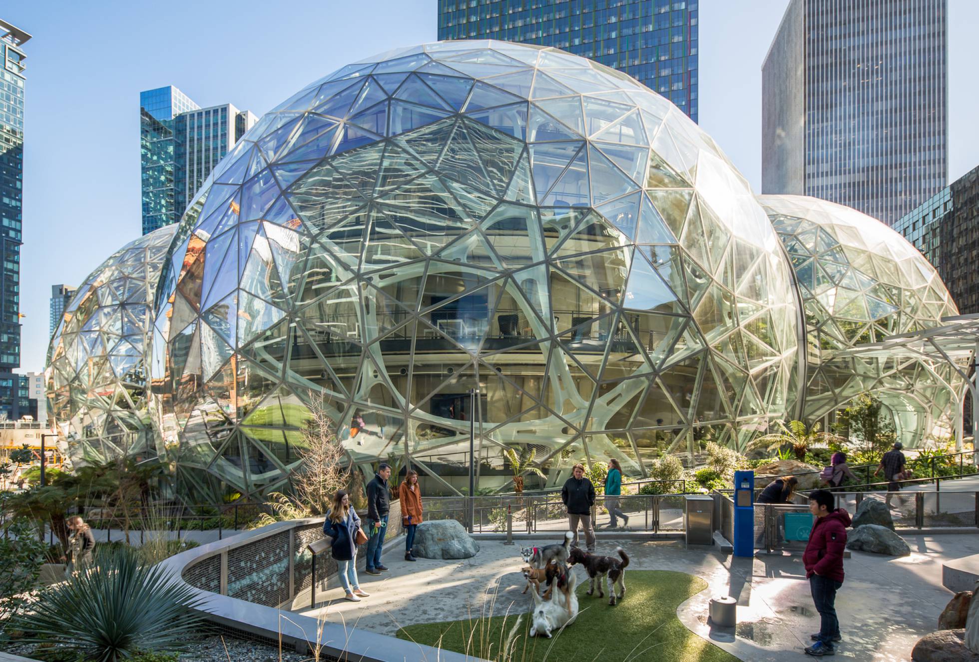 Burbujas, espejos y ondas: así son los mejores proyectos inmobiliarios del año