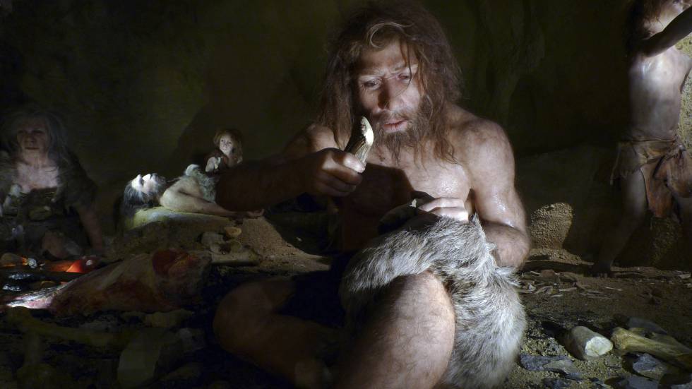 Reconstrucción de una familia neandertal en la cueva de Krapina, en Croacia.