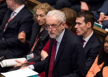 Corbyn pide la dimisión de May y la convocatoria de elecciones